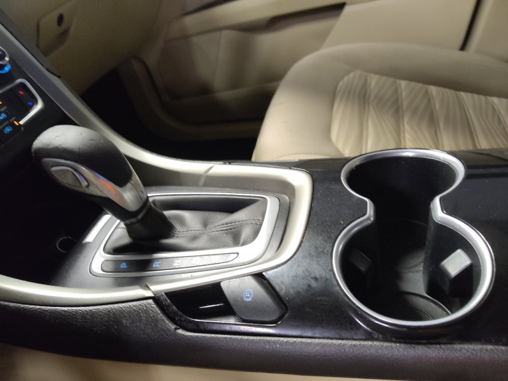 Used 2016 Ford Fusion SE FWD image 26