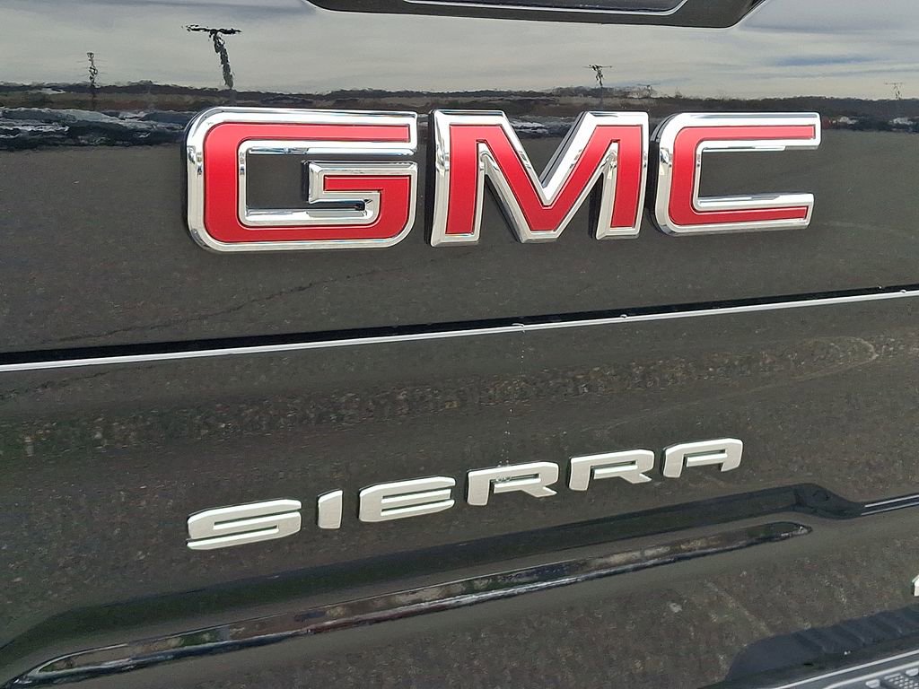 Used 2025 GMC Sierra 1500 AT4X image 30