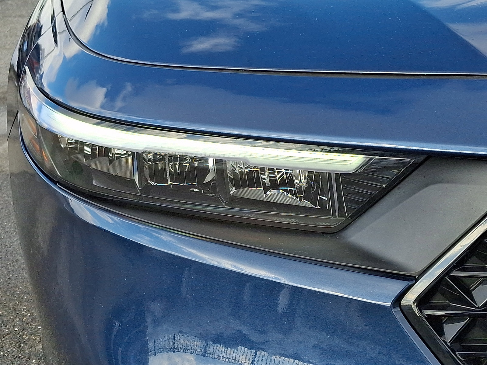 Certified 2024 Honda Accord EX image 9