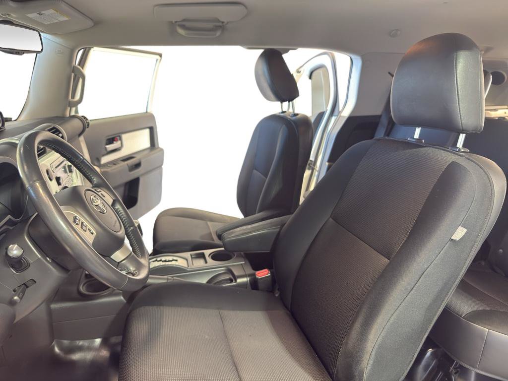 Used 2012 Toyota FJ Cruiser 4WD w/ Upgrade Pkg image 16