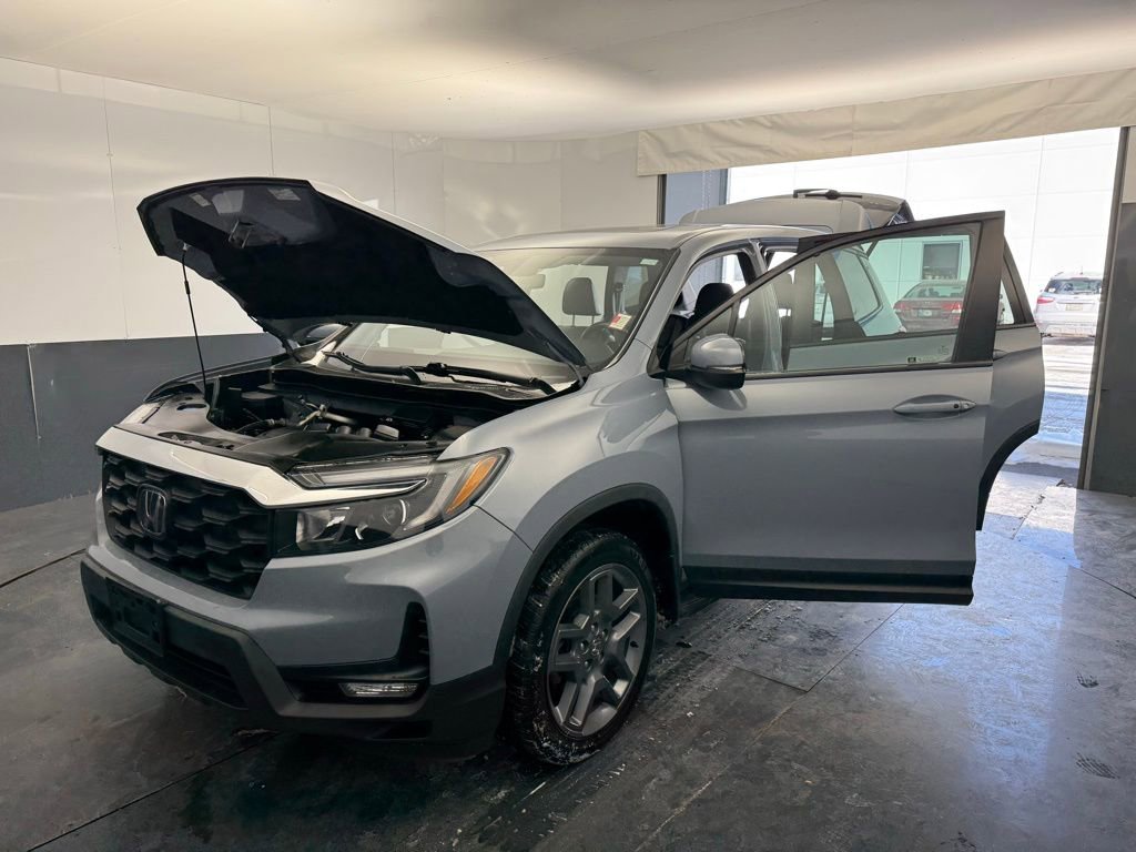 Used 2023 Honda Passport EX-L image 16