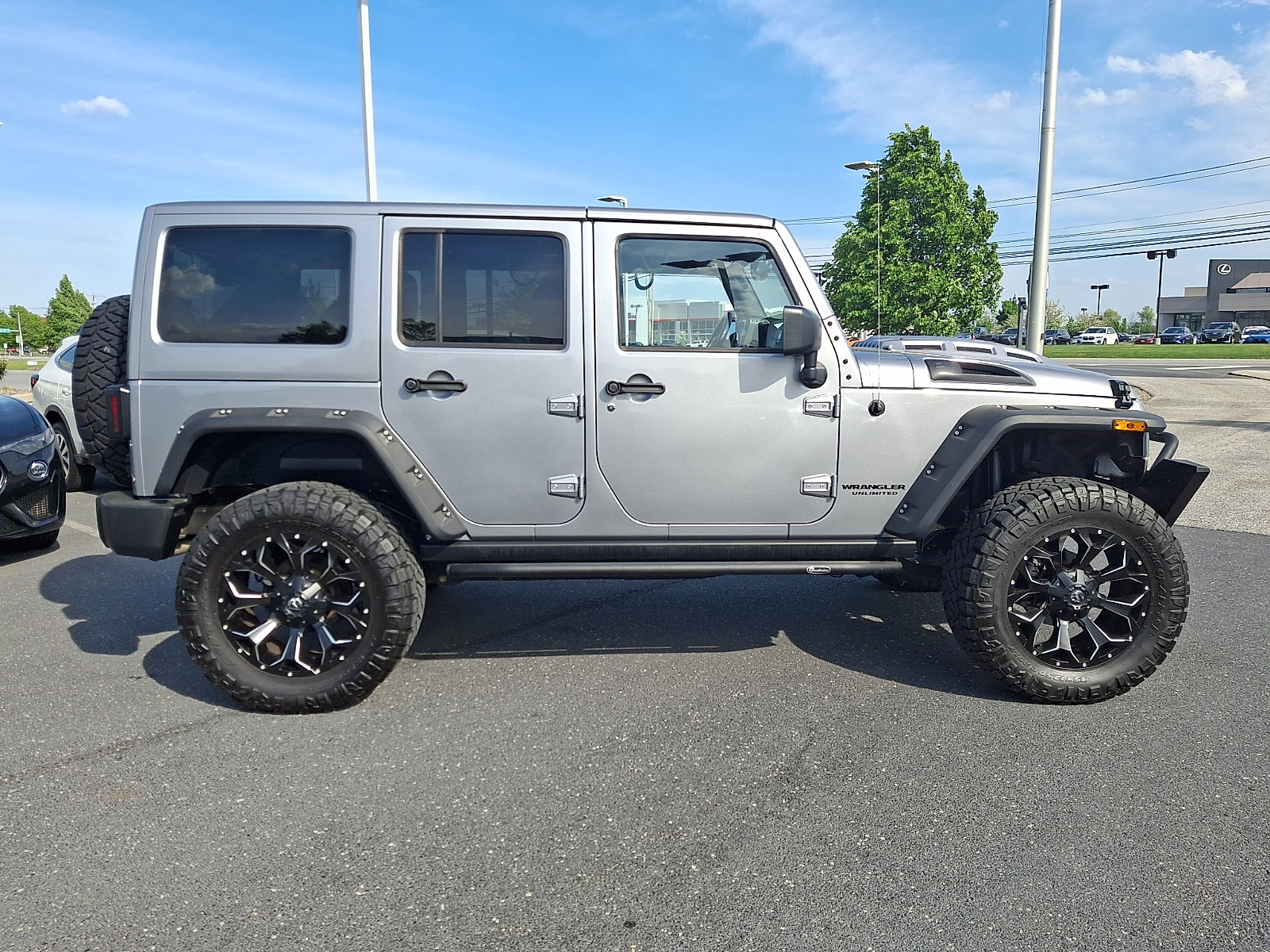Used 2017 Jeep Wrangler Unlimited Rubicon w/ Dual Top Group AWD/4WD image 7