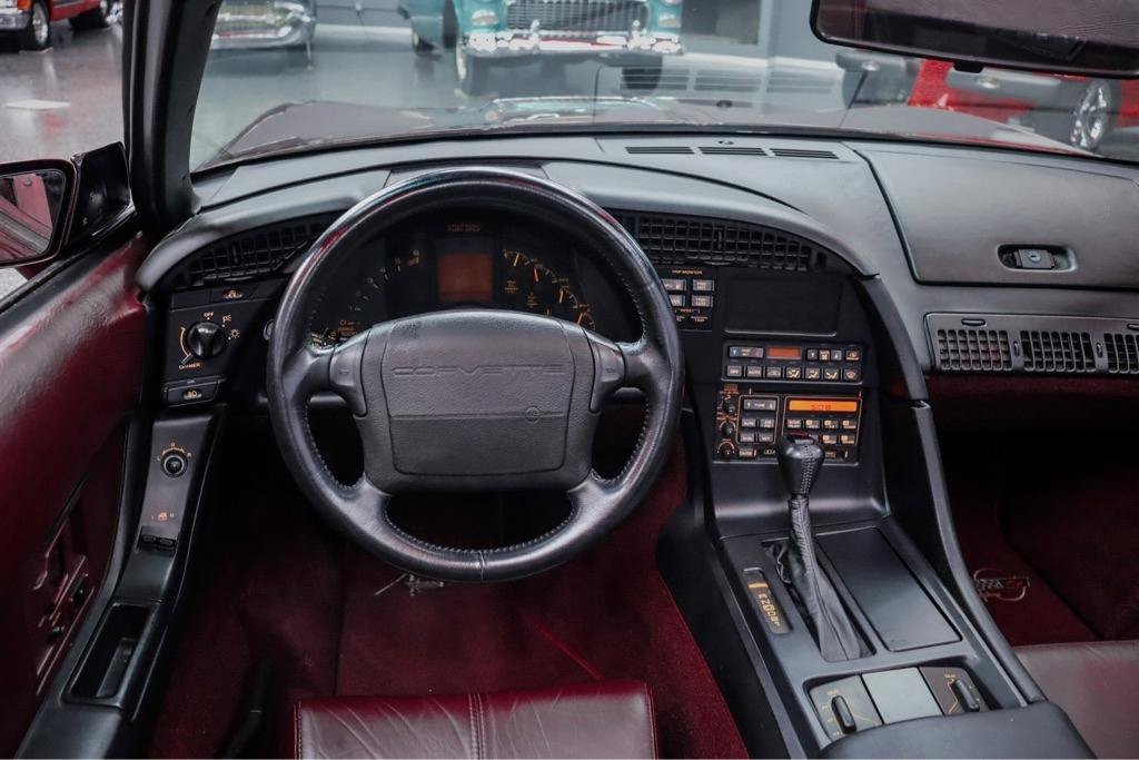 Used 1993 Chevrolet Corvette Coupe RWD image 8