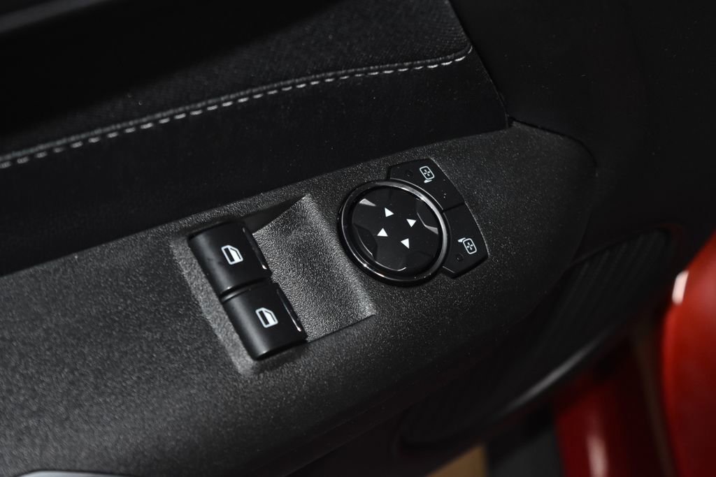 Used 2017 Ford Mustang Coupe image 5