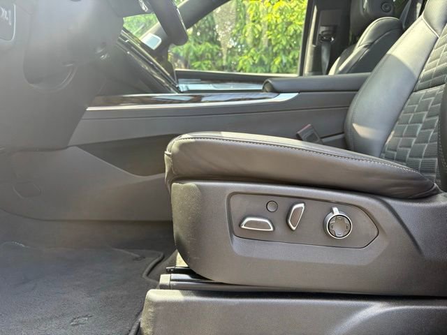 Certified 2025 Cadillac Escalade ESV Sport Platinum w/ LPO, ONYX Package AWD/4WD image 31
