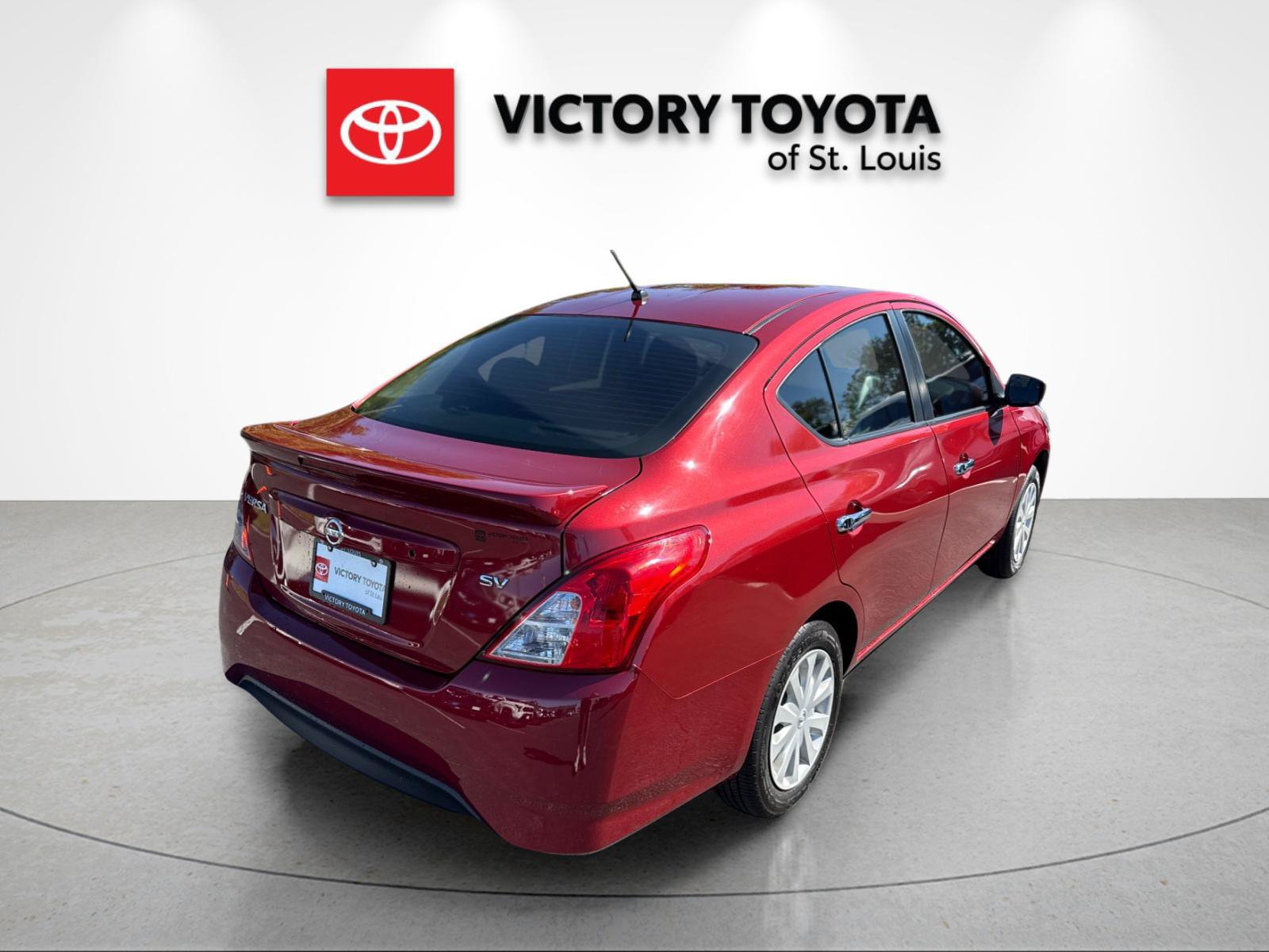 Used 2019 Nissan Versa SV FWD image 3
