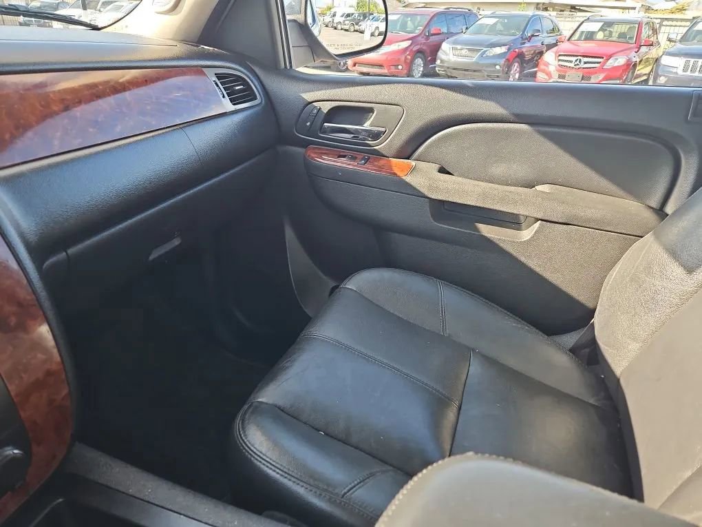 Used 2013 Chevrolet Avalanche LT w/ All-Star Edition image 55