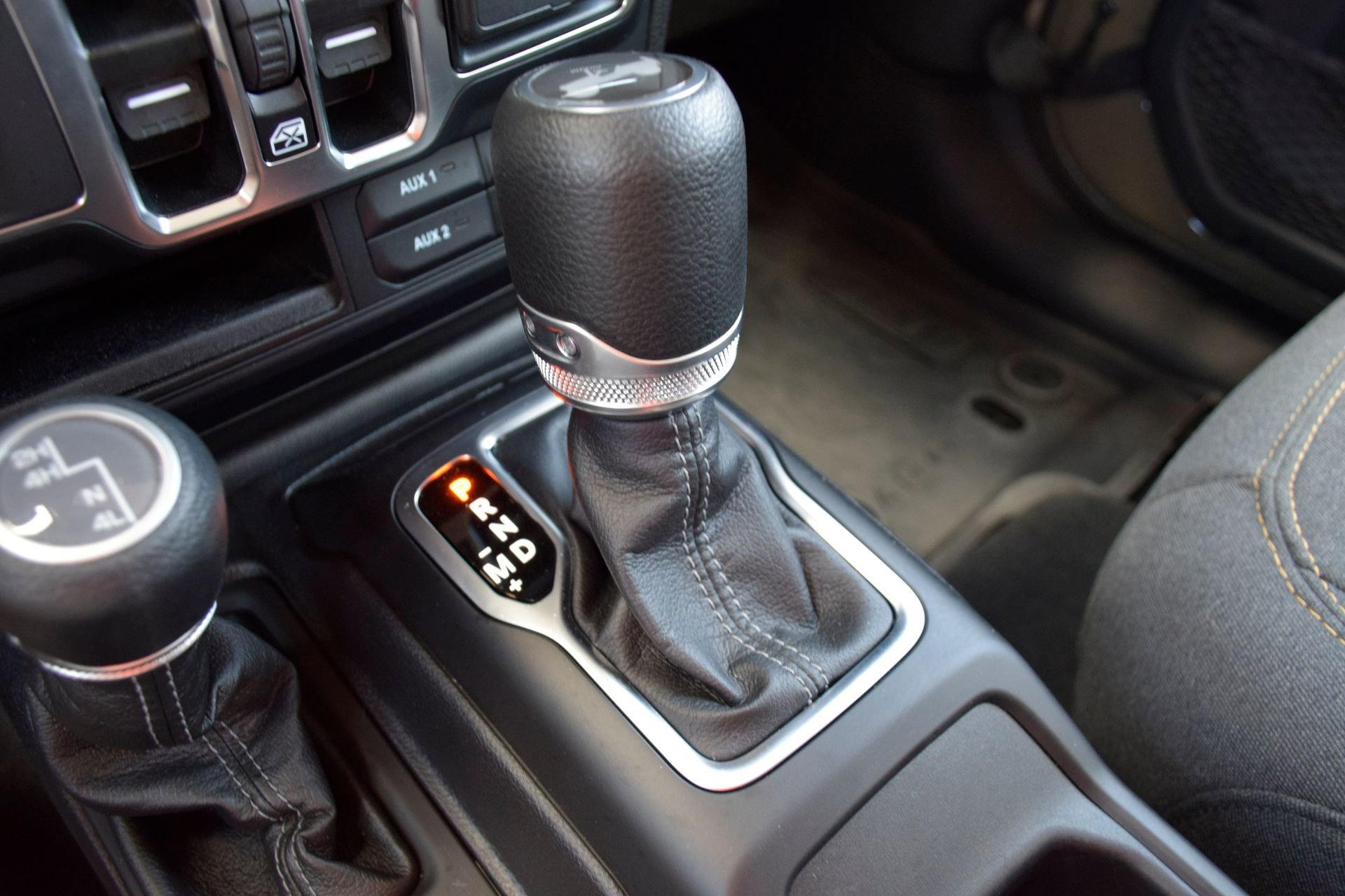 Used 2025 Jeep Wrangler Sport S AWD/4WD image 11