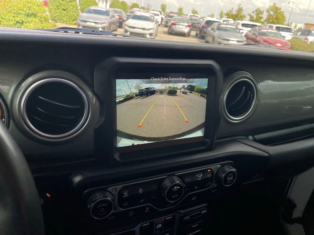 Used 2023 Jeep Wrangler Sahara w/ Cold Weather Group image 17