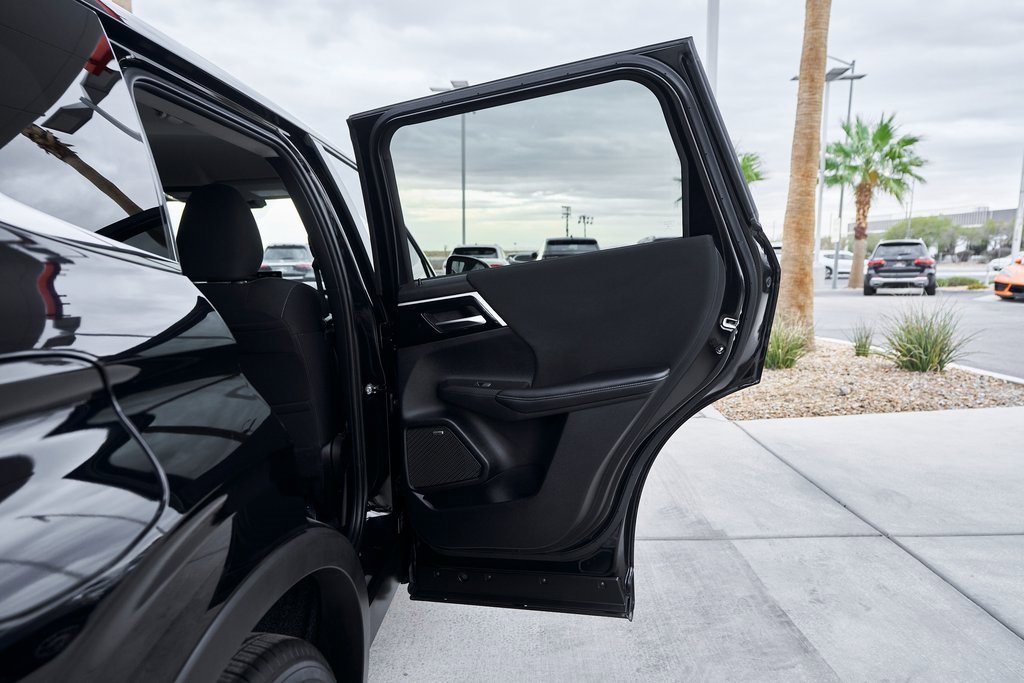 Used 2025 Mitsubishi Outlander ES image 16