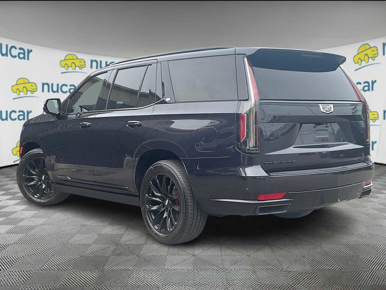 Used 2023 Cadillac Escalade Sport Platinum w/ LPO, ONYX Package image 4