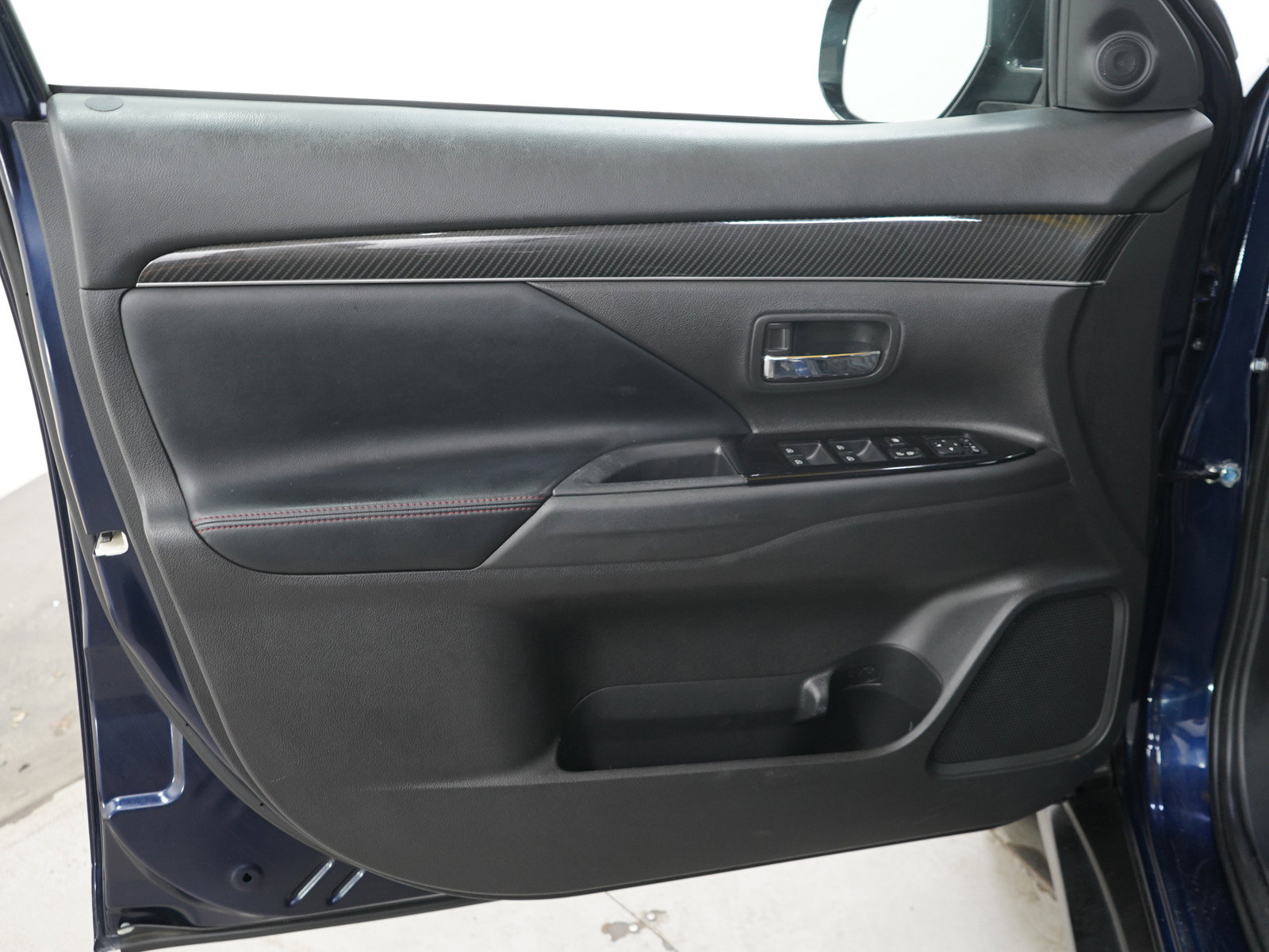 Used 2020 Mitsubishi Outlander LE AWD/4WD image 19
