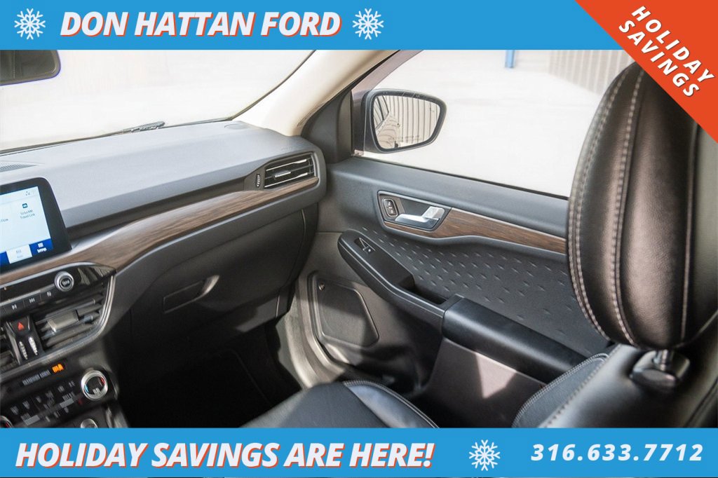 Used 2020 Ford Escape Titanium image 14