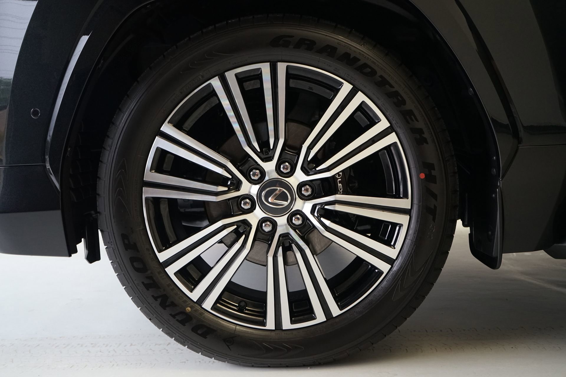 Used 2026 Lexus LX 700h Luxury AWD/4WD image 40