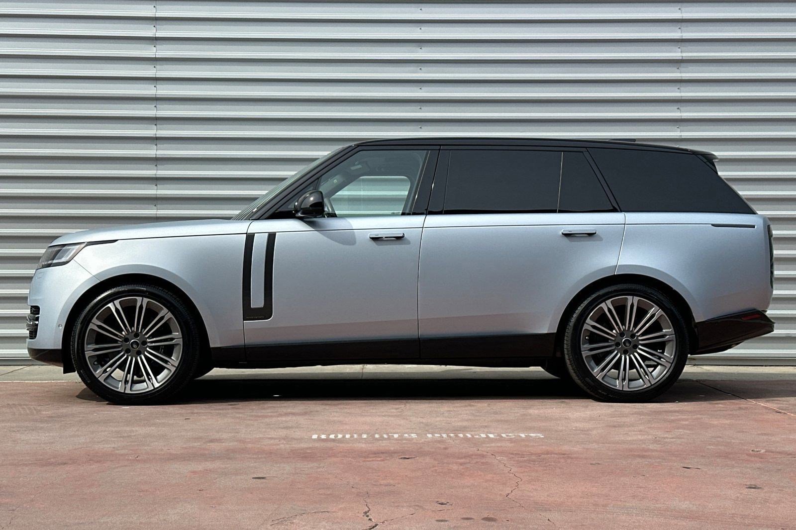 Used 2025 Land Rover Range Rover Long Wheelbase Autobiography AWD/4WD image 2