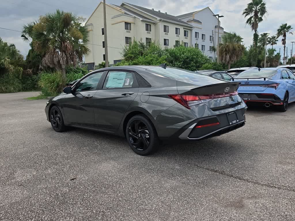 New 2026 Hyundai Elantra SEL Sport FWD image 4