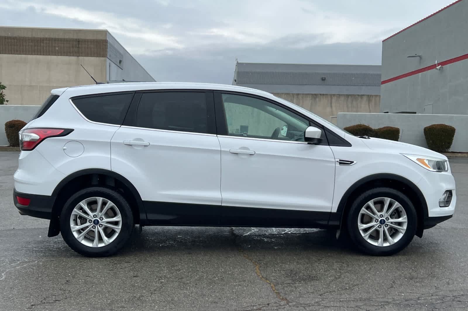 Used 2017 Ford Escape SE AWD/4WD image 6