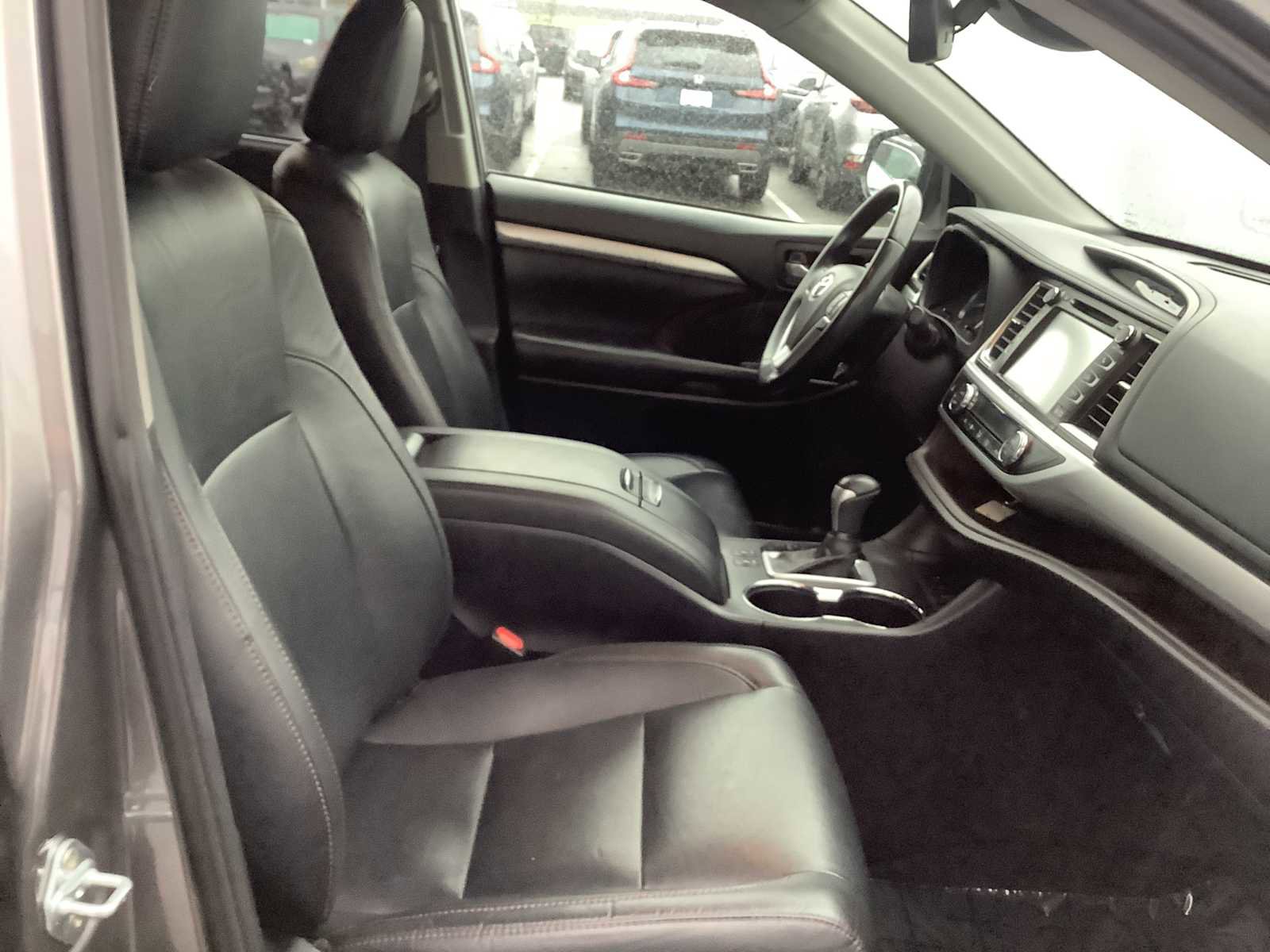 Used 2019 Toyota Highlander XLE AWD/4WD image 15