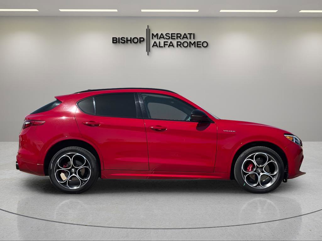Used 2022 Alfa Romeo Stelvio Veloce image 8