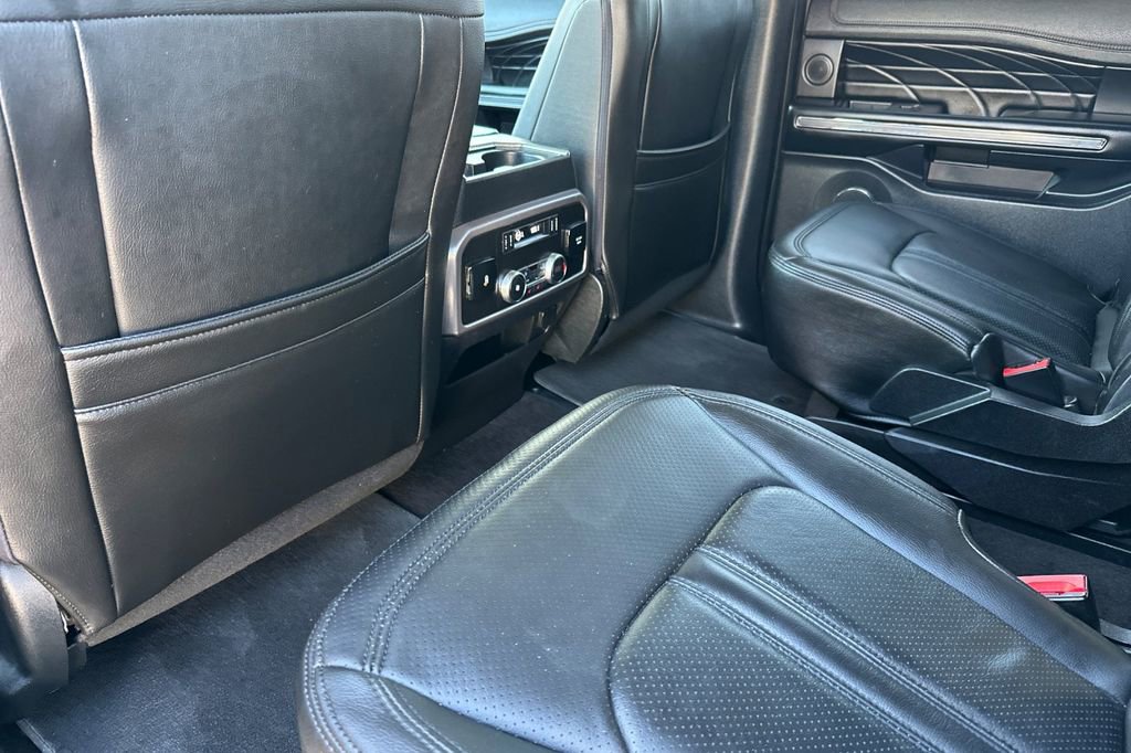 Used 2019 Ford Expedition Platinum image 14