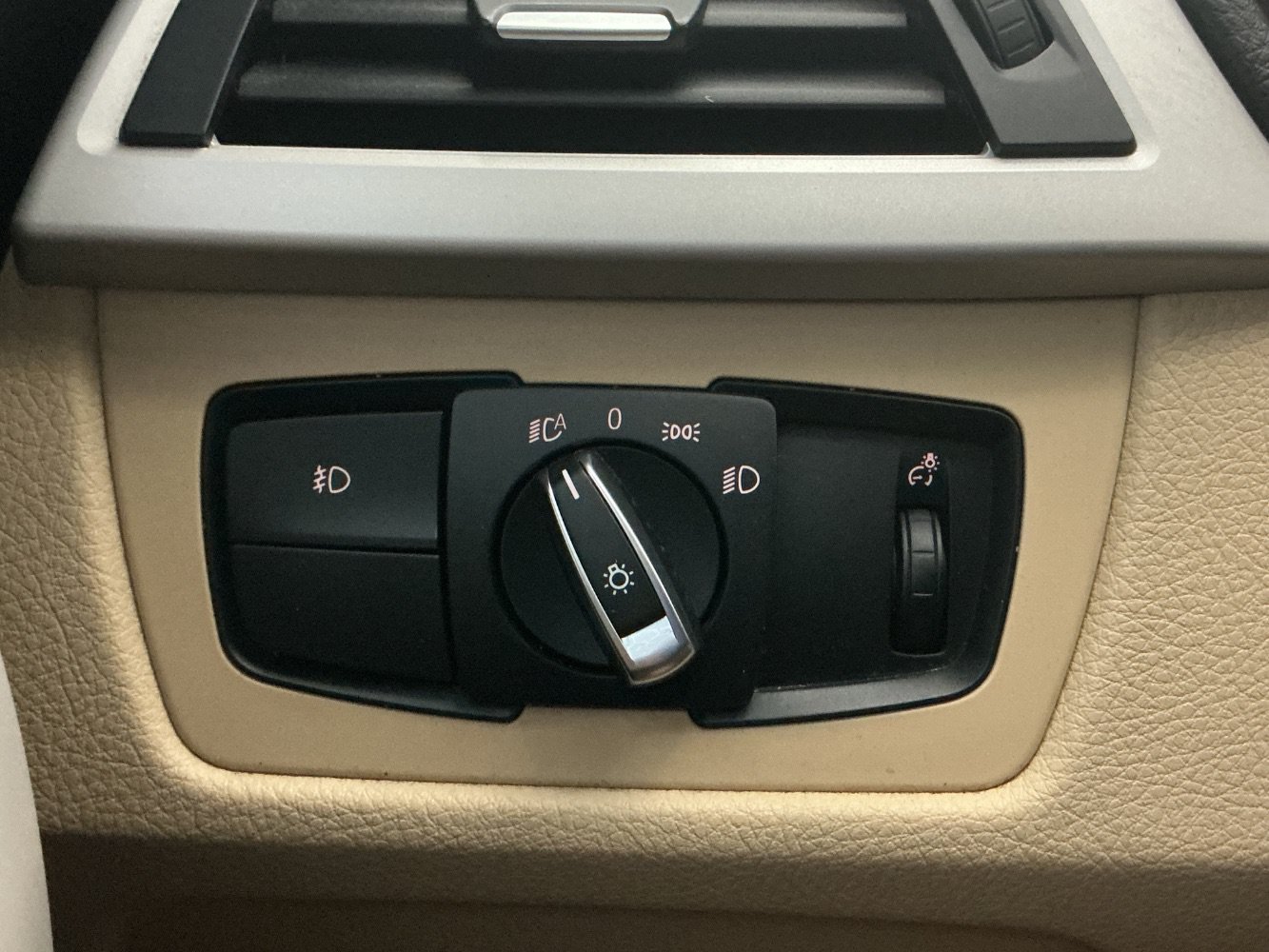Used 2018 BMW 320i Sedan RWD image 37