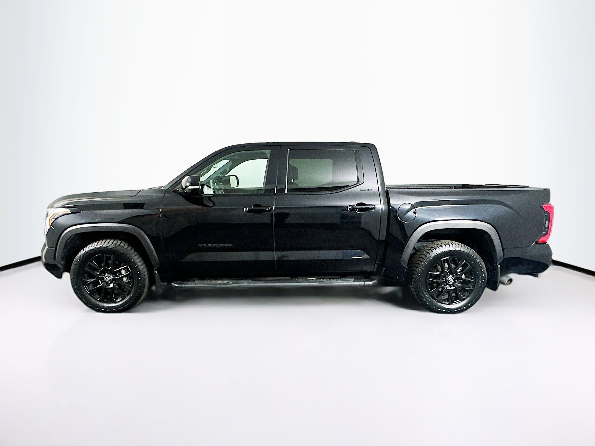 Used 2025 Toyota Tundra Limited image 4