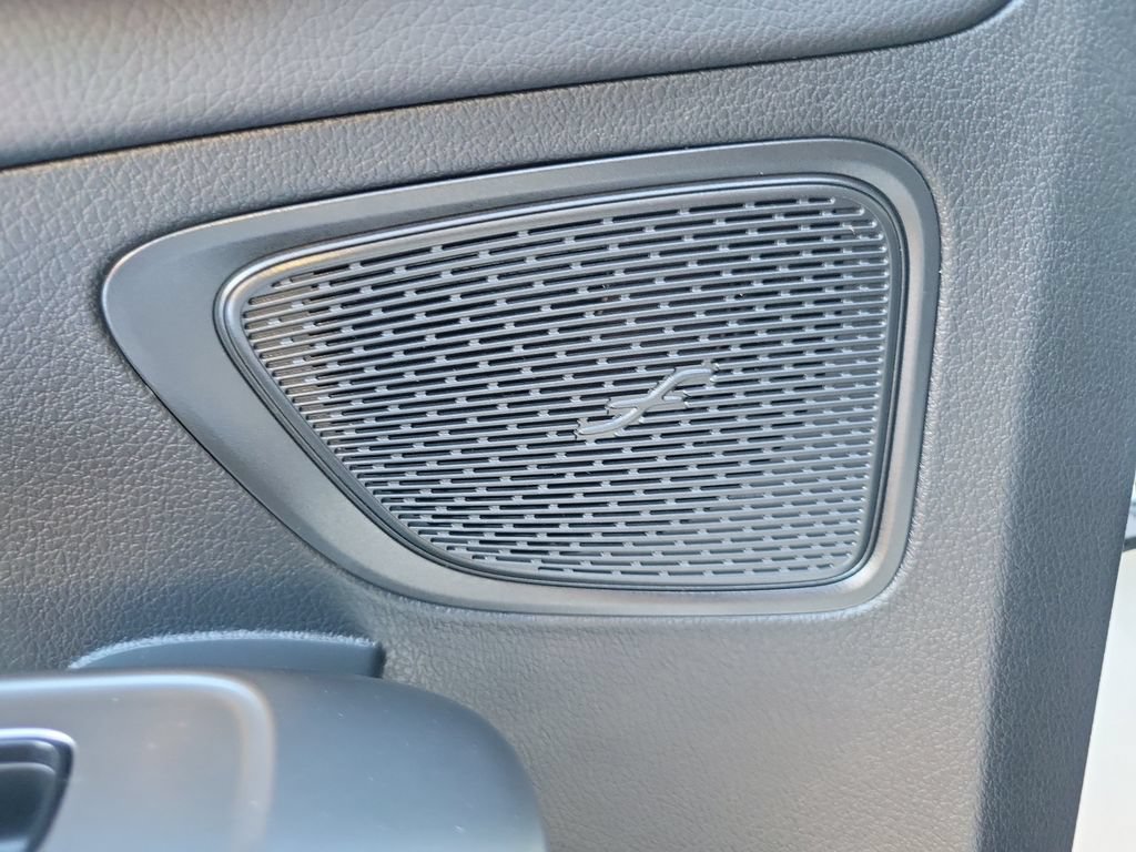 Used 2023 Mercedes-Benz C 300 Sedan image 20