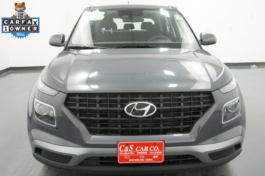Used 2026 Hyundai Venue SE FWD image 2