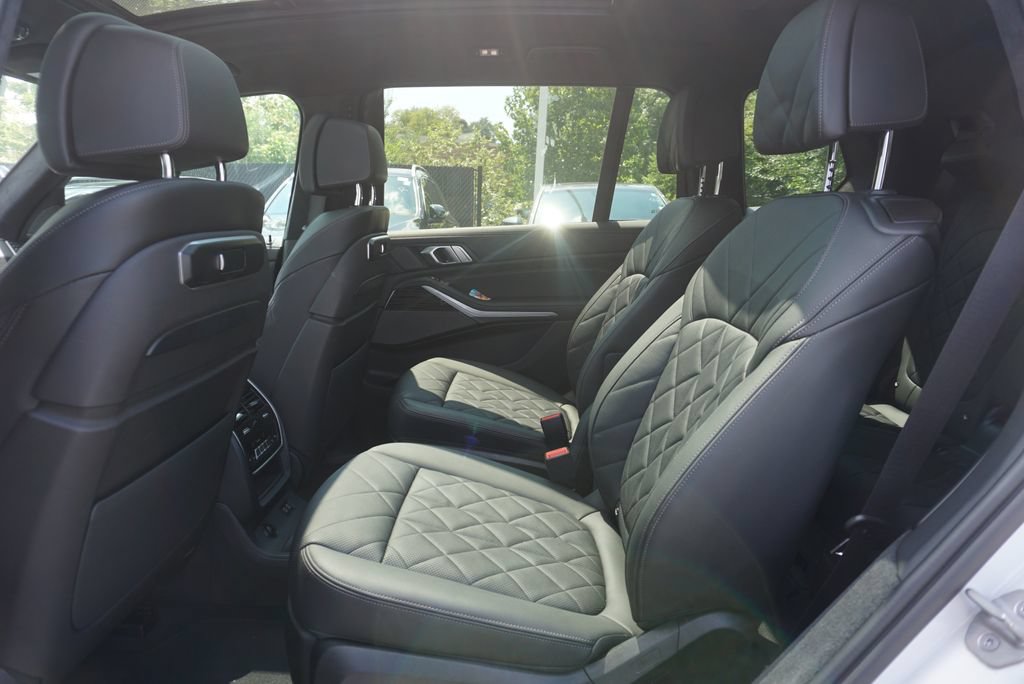 Used 2023 BMW X7 xDrive40i w/ Executive Package AWD/4WD image 23