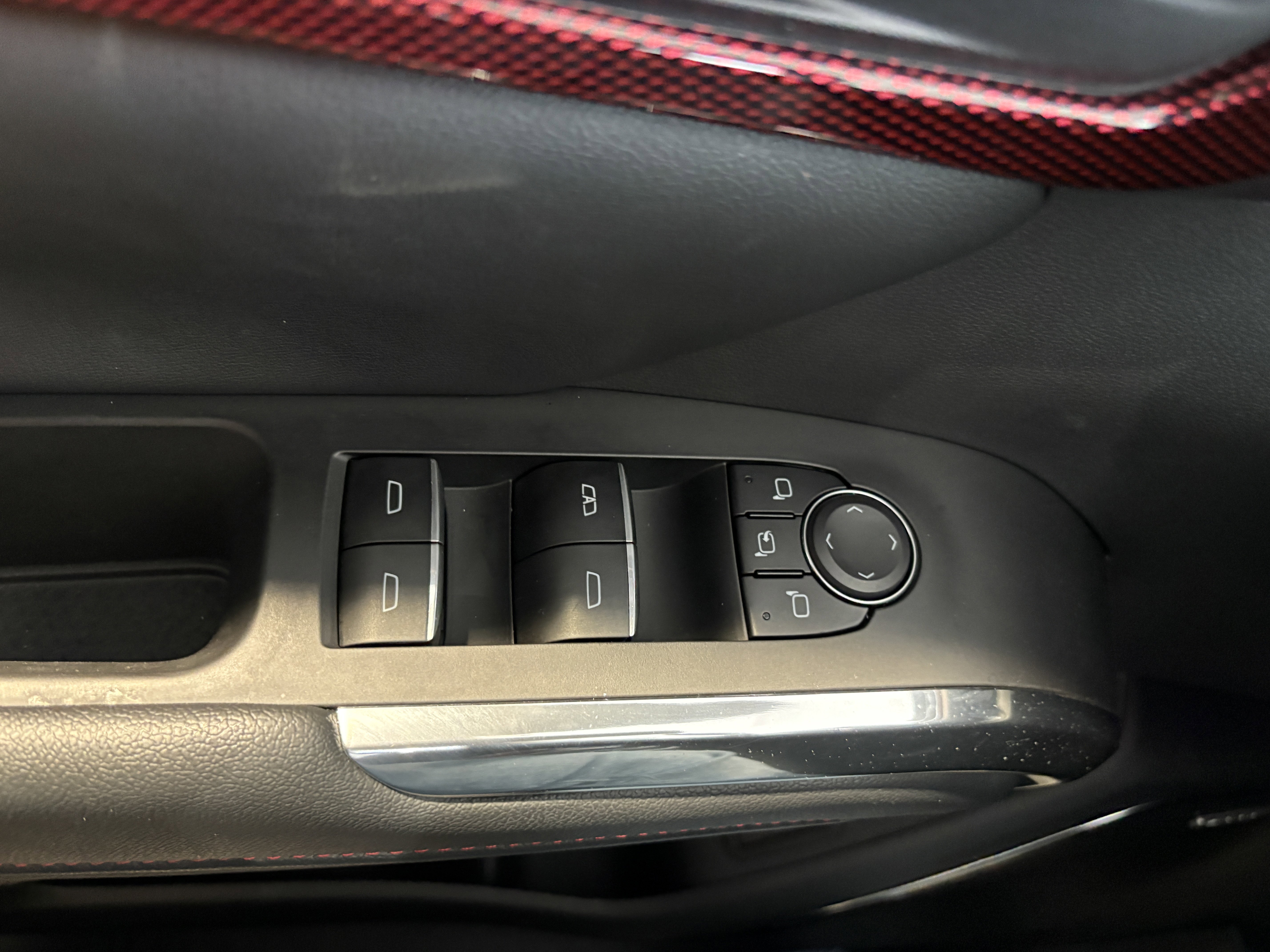 Used 2025 Chevrolet Traverse RS w/ LPO, Floor Liner Package image 9