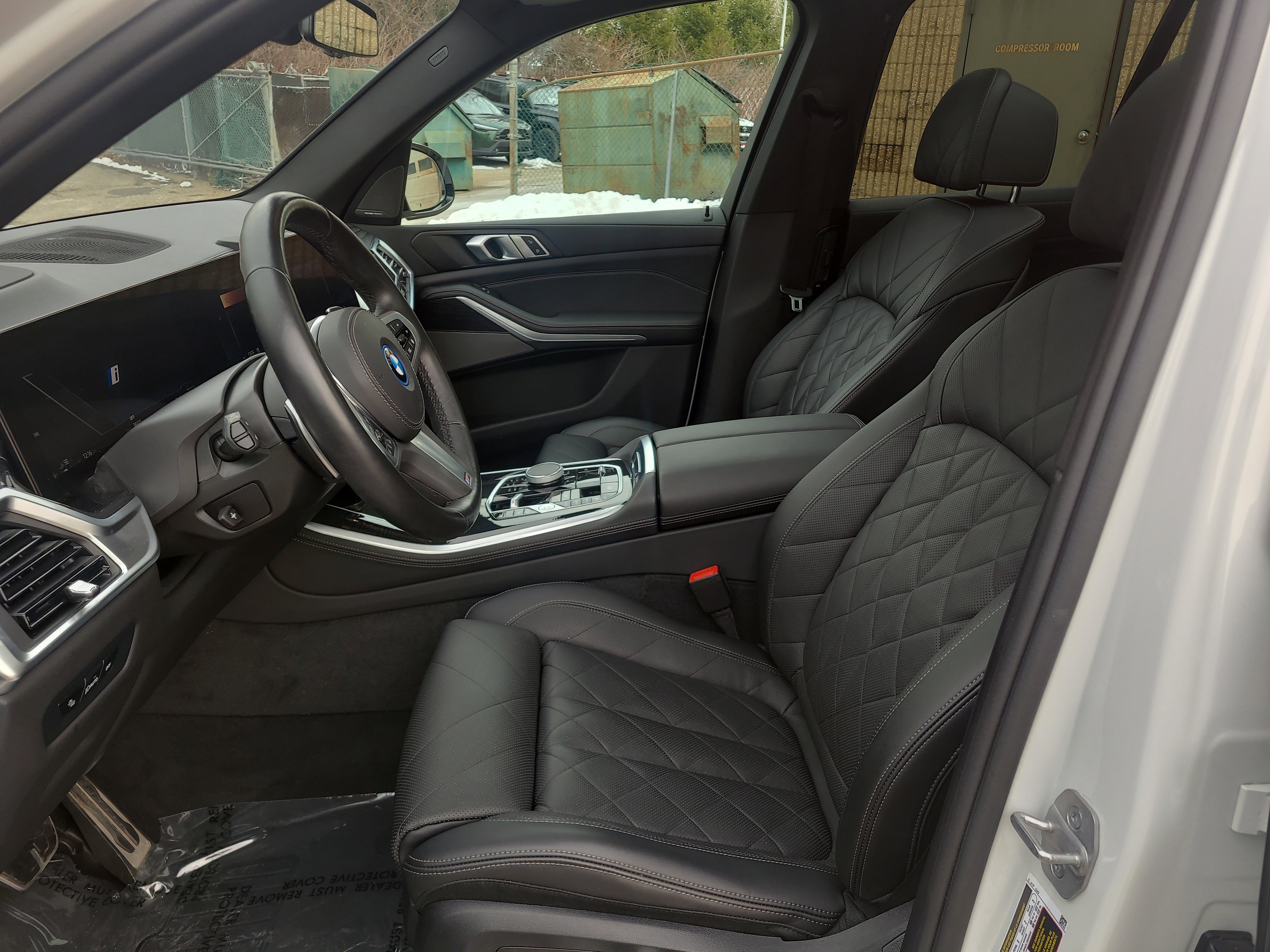 Used 2024 BMW X5 xDrive50e w/ M Sport Package image 17