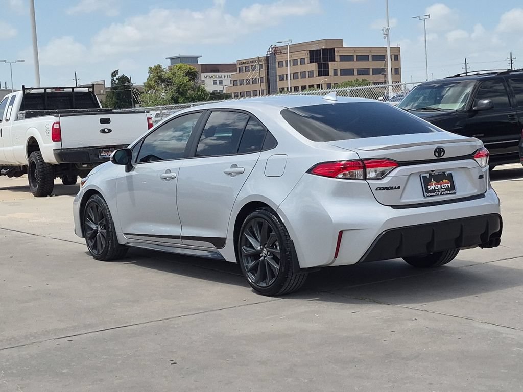 Certified 2026 Toyota Corolla SE FWD image 4
