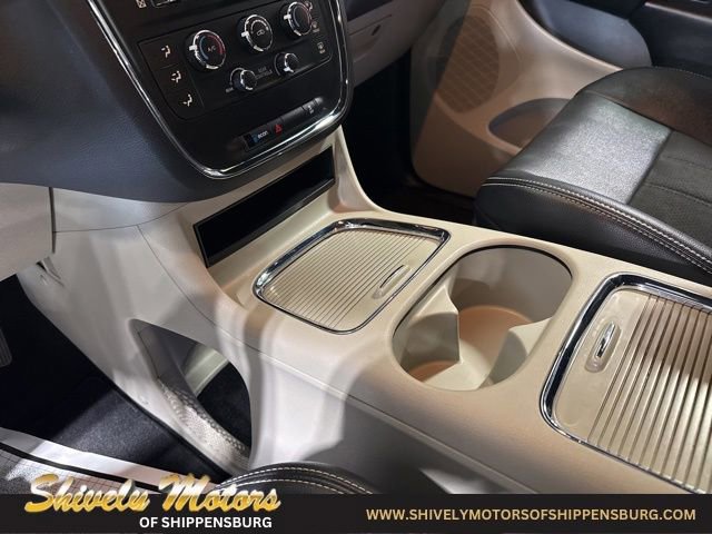 Used 2019 Dodge Grand Caravan SXT image 21