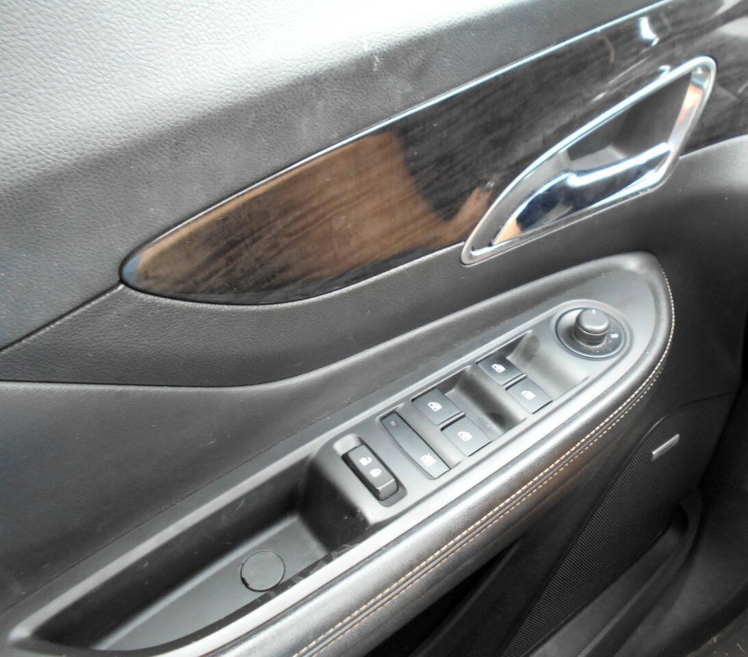 Used 2015 Buick Encore Convenience FWD image 17