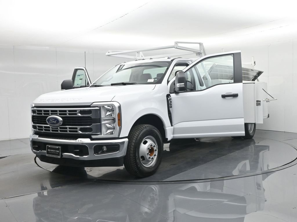 New 2026 Ford F350 XL w/ XL Chrome Package image 30