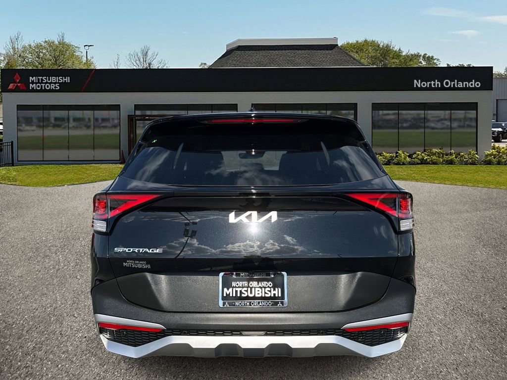Used 2025 Kia Sportage LX image 4