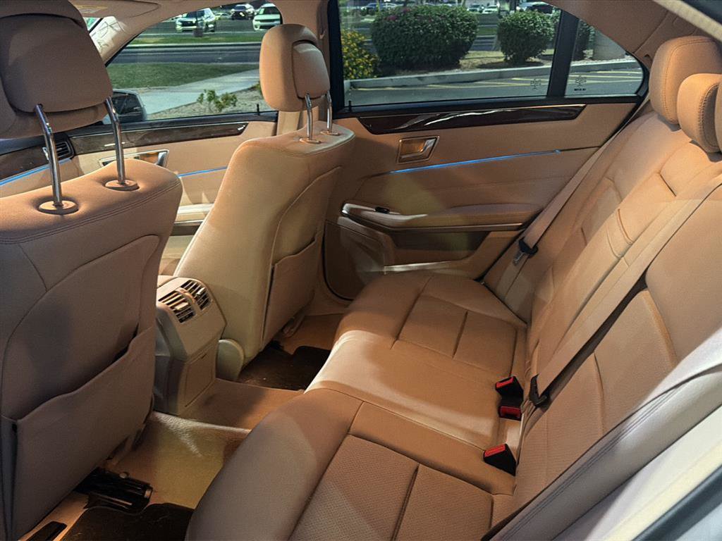 Used 2015 Mercedes-Benz E 250 BlueTEC Sedan image 5