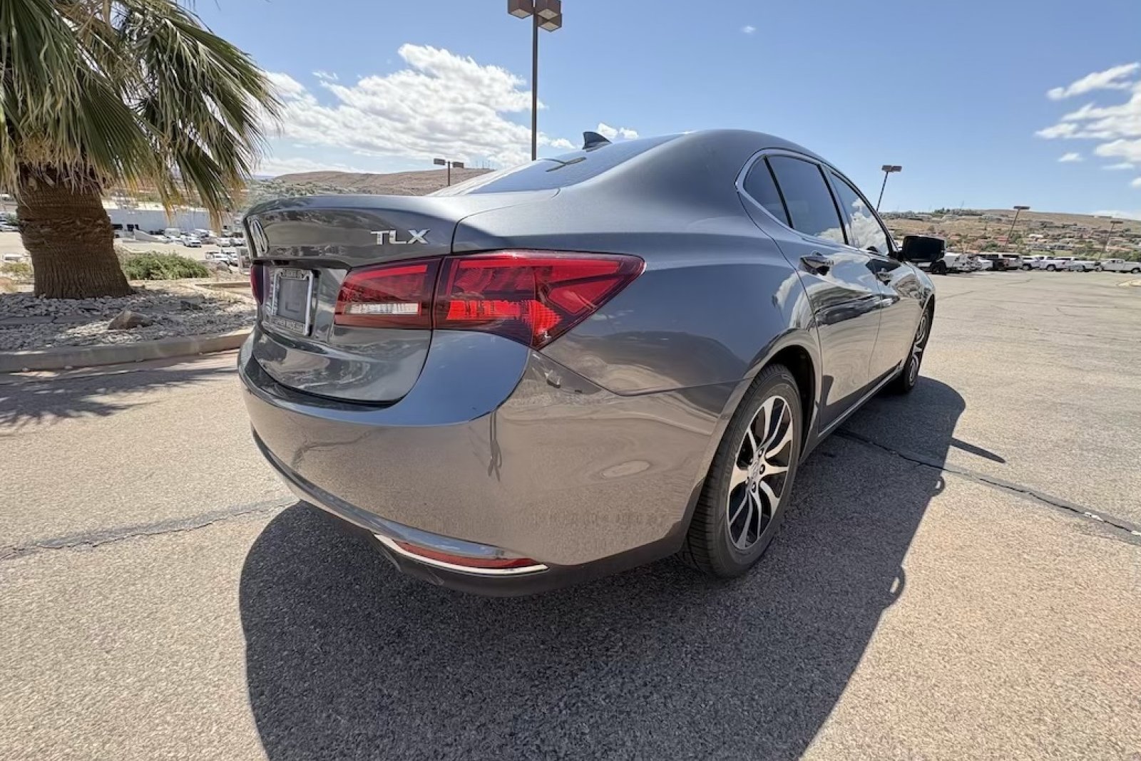 Used 2017 Acura TLX FWD image 5