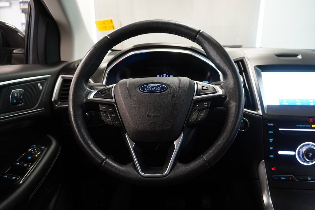 Used 2019 Ford Edge Titanium w/ Cold Weather Package AWD/4WD image 19