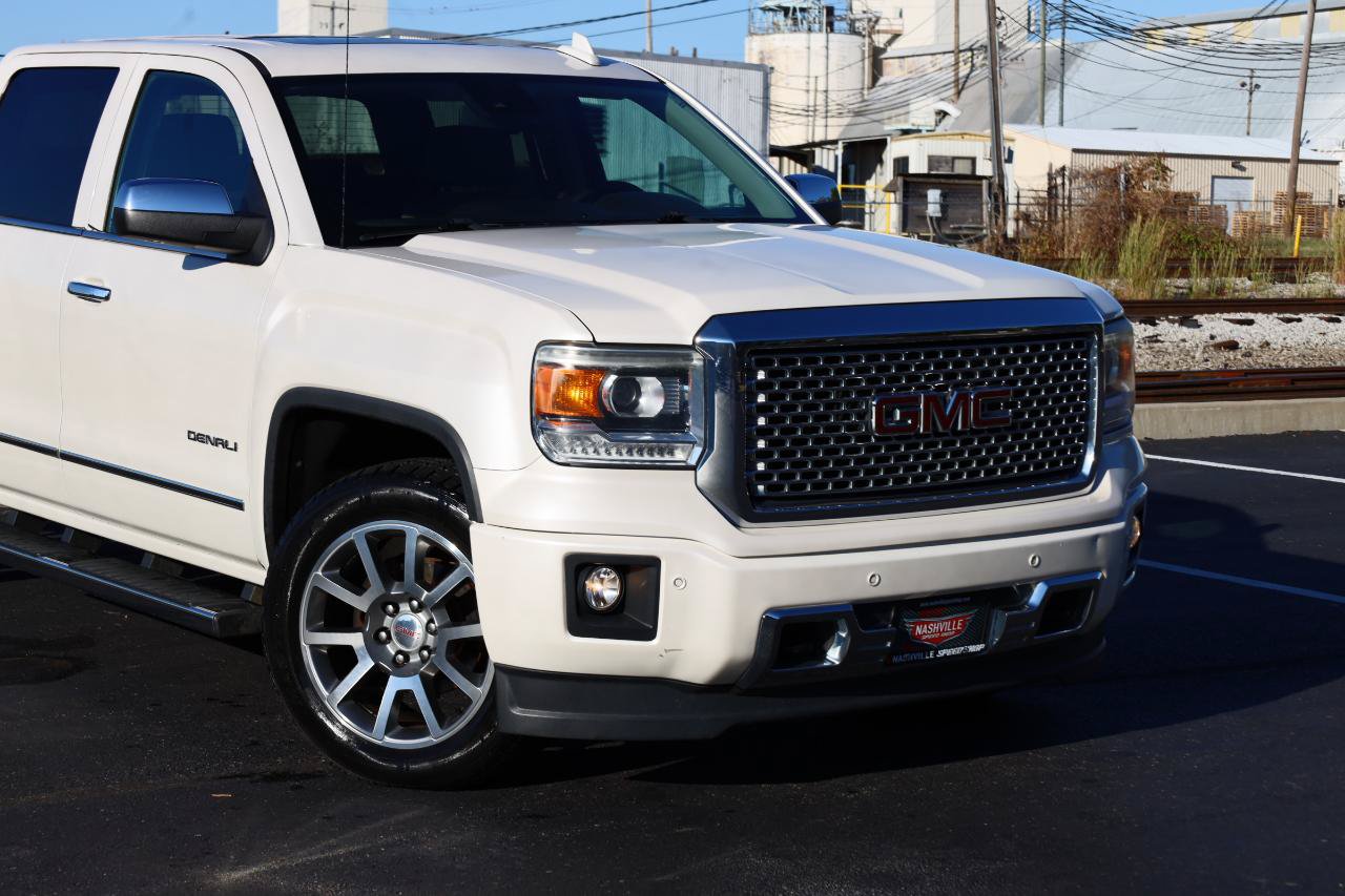 Used 2015 GMC Sierra 1500 Denali w/ Driver Alert Package AWD/4WD image 2