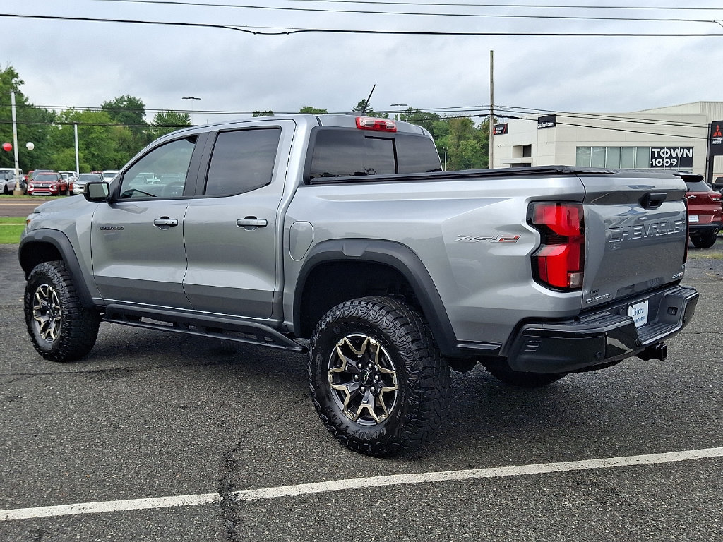 Used 2024 Chevrolet Colorado ZR2 w/ Safety Package AWD/4WD image 9