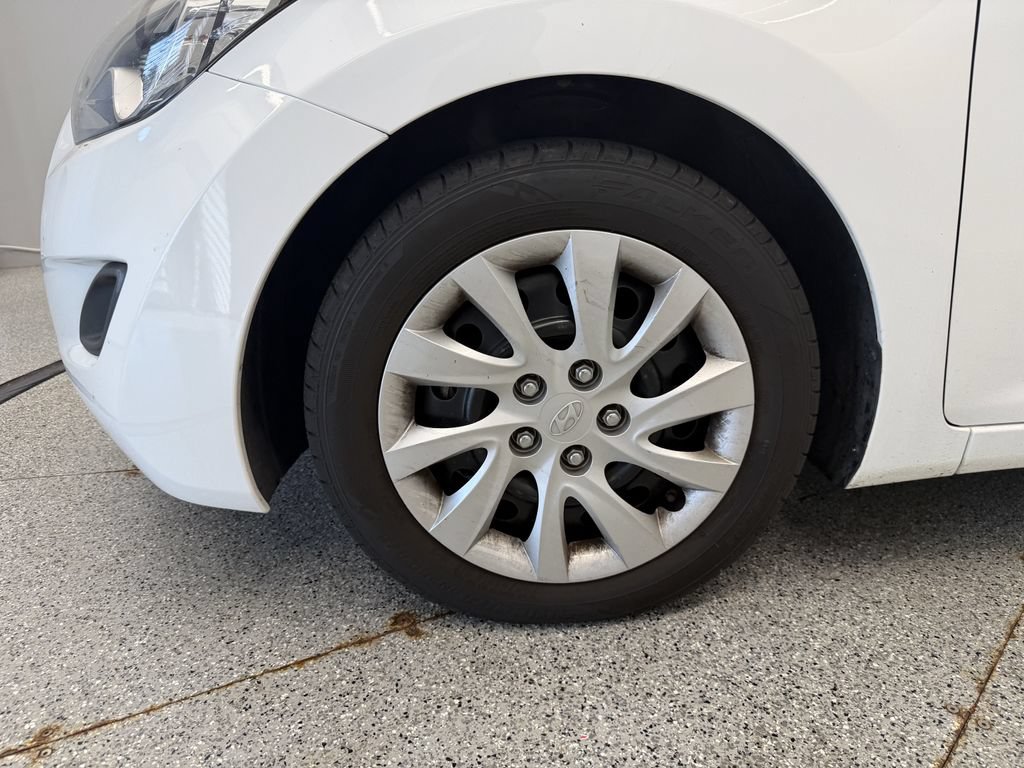 Used 2013 Hyundai Elantra GLS FWD image 12