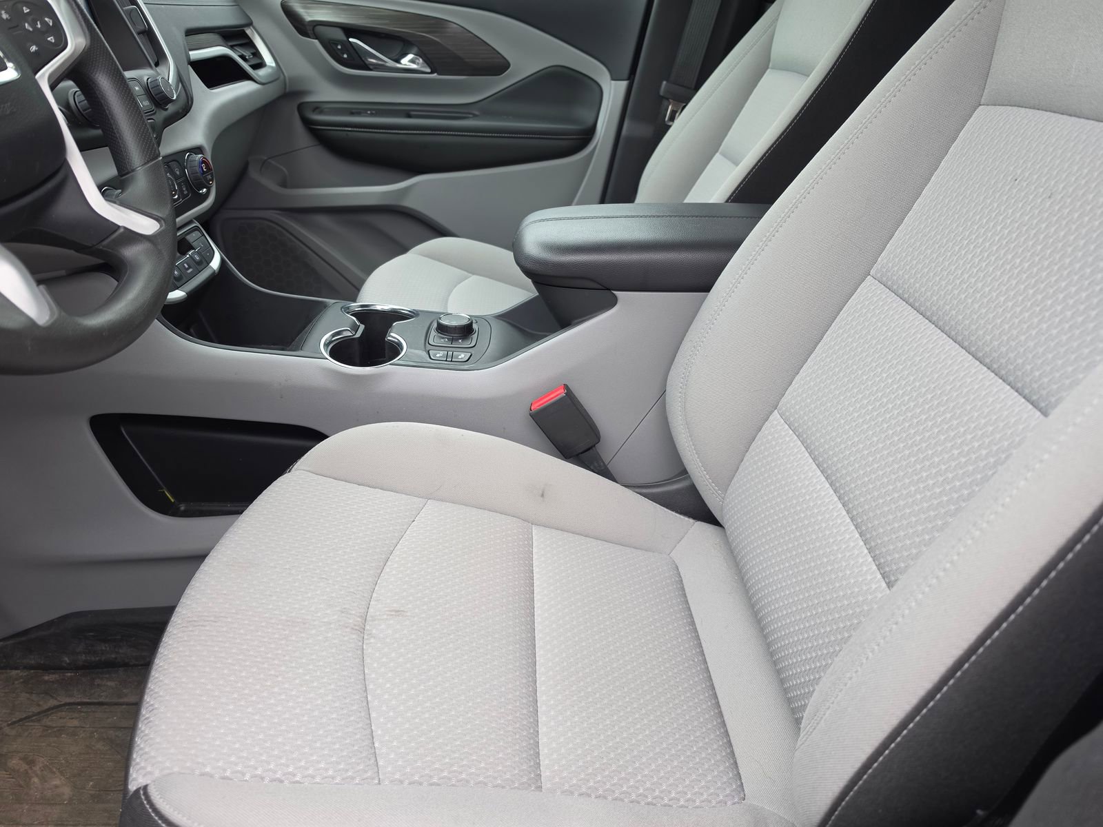 Used 2024 GMC Terrain SLE w/ Driver Convenience Package image 8