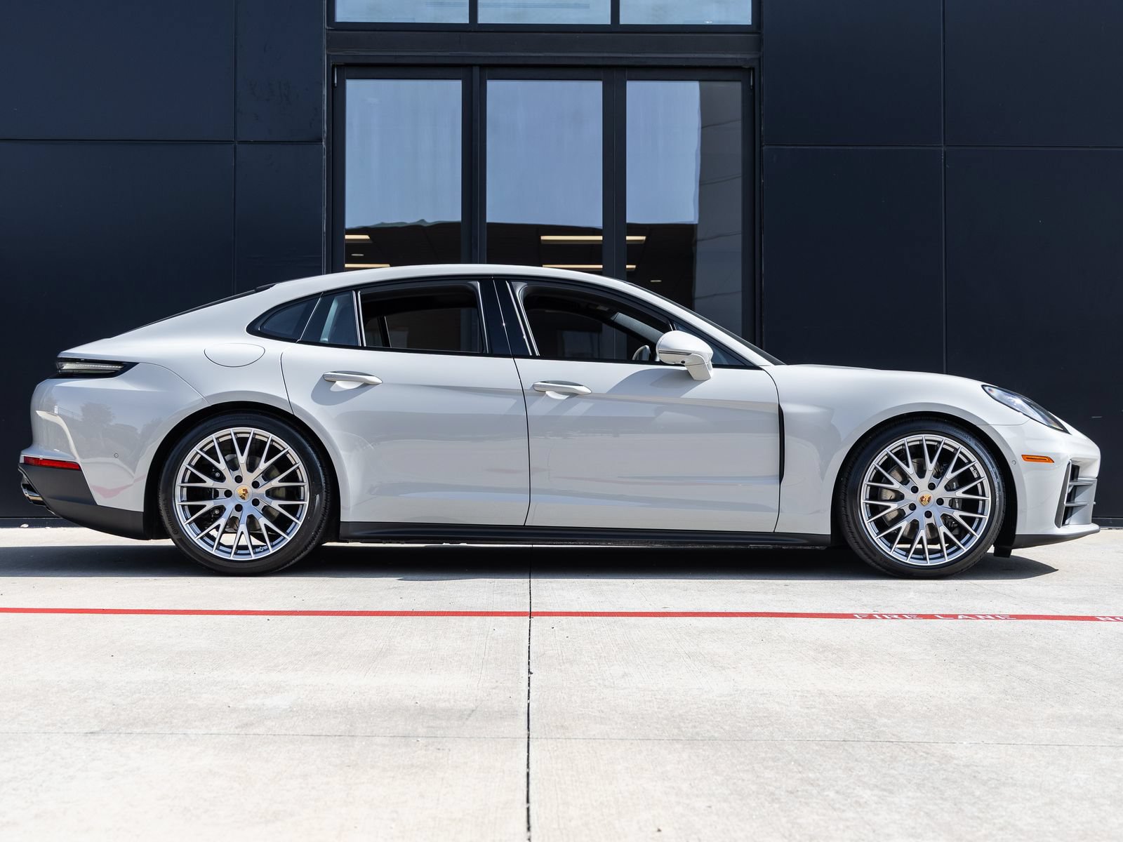 New 2026 Porsche Panamera 4 AWD/4WD image 12