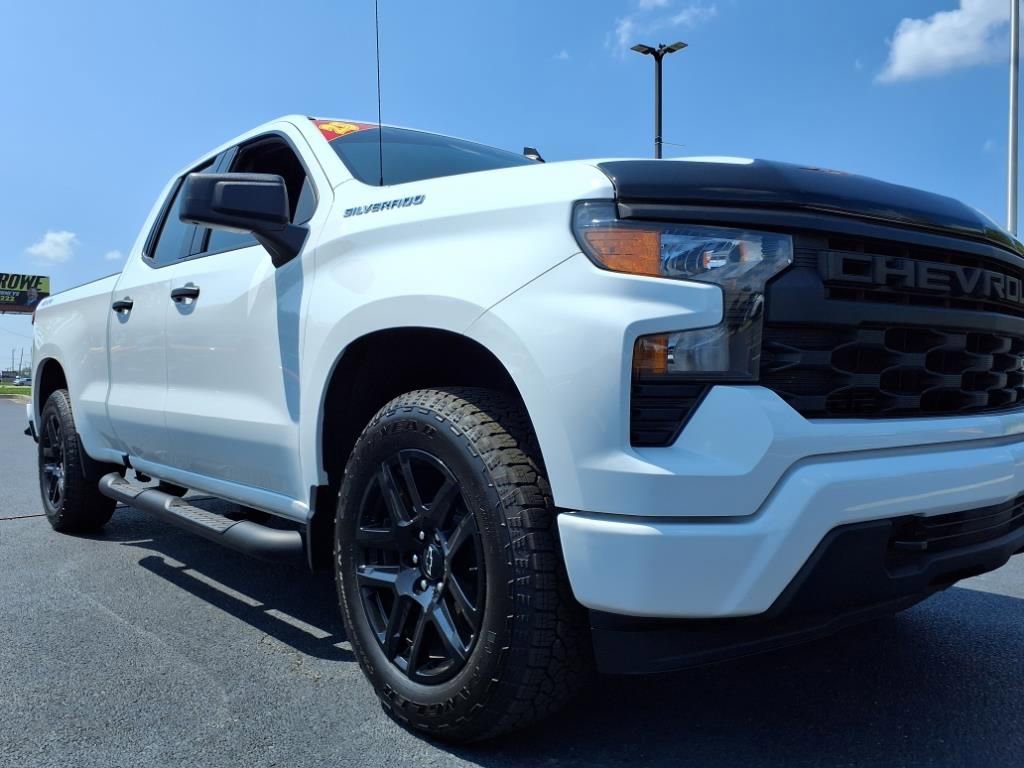 Used 2025 Chevrolet Silverado 1500 Custom w/ LPO, Dark Essentials Package image 10