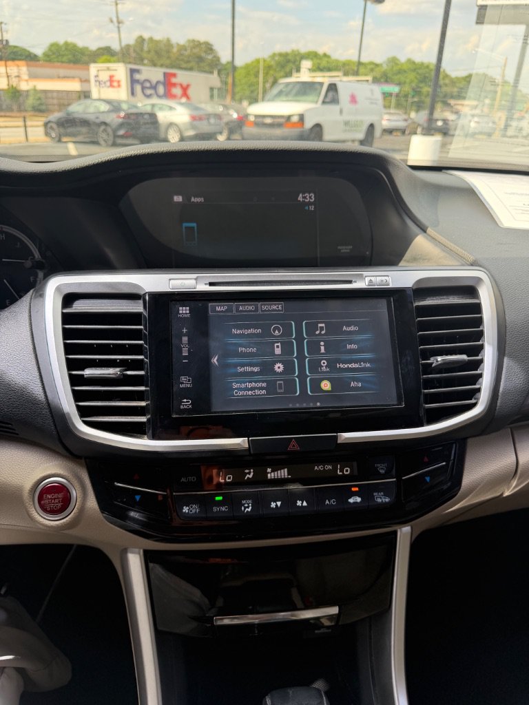 Used 2017 Honda Accord EX-L image 6