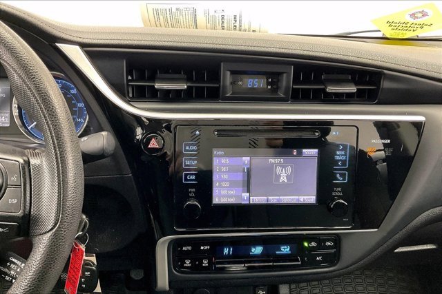 Used 2017 Toyota Corolla LE image 4