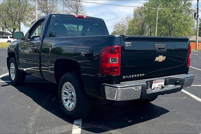 Used 2008 Chevrolet Silverado 1500 W/T RWD image 3