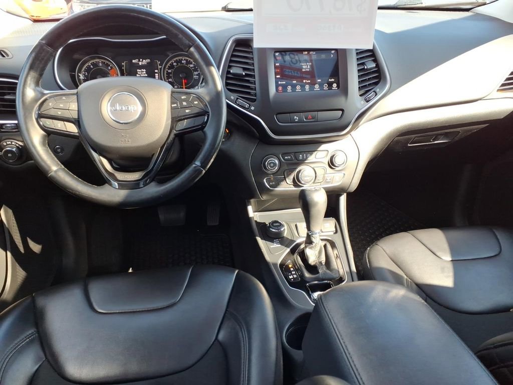 Used 2020 Jeep Cherokee Latitude Plus image 8