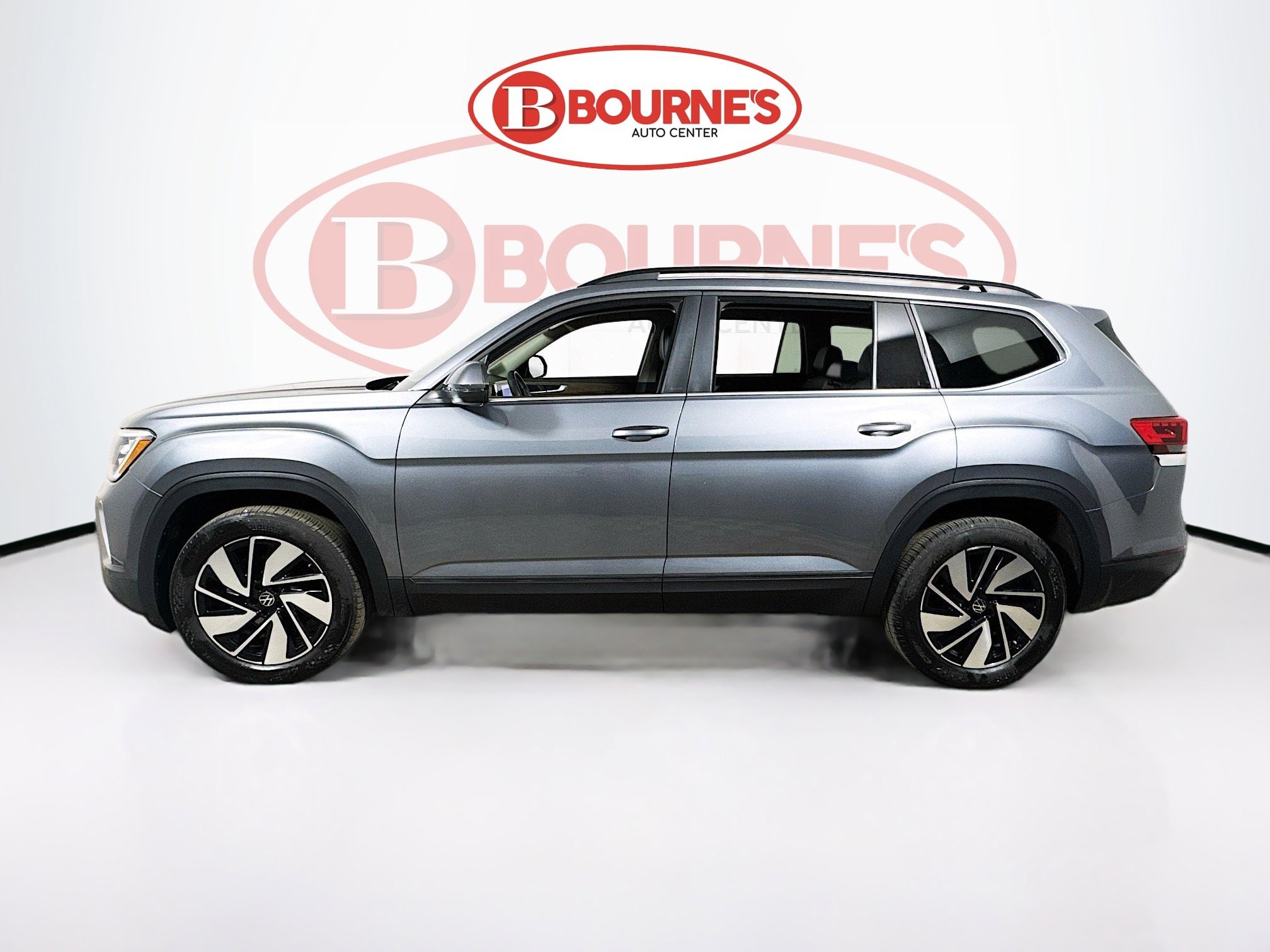 Used 2025 Volkswagen Atlas SE AWD/4WD image 6